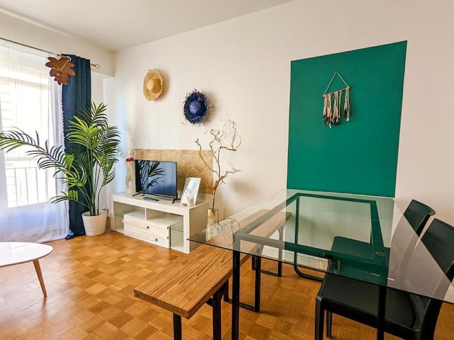 Cosy Spring 2Ch - Place Verdun - Stationnement Gratuit Pau Ngoại thất bức ảnh