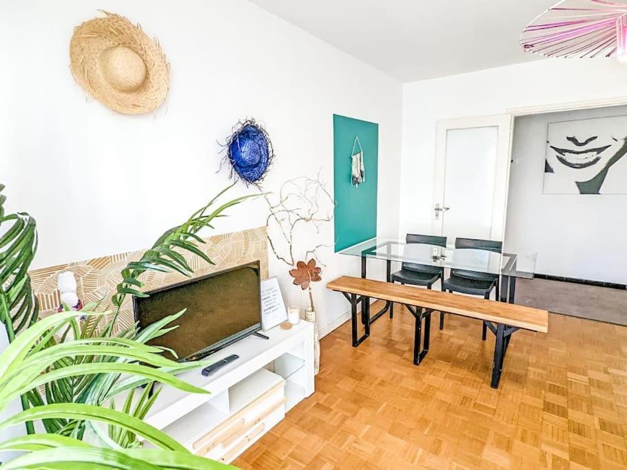 Cosy Spring 2Ch - Place Verdun - Stationnement Gratuit Pau Ngoại thất bức ảnh